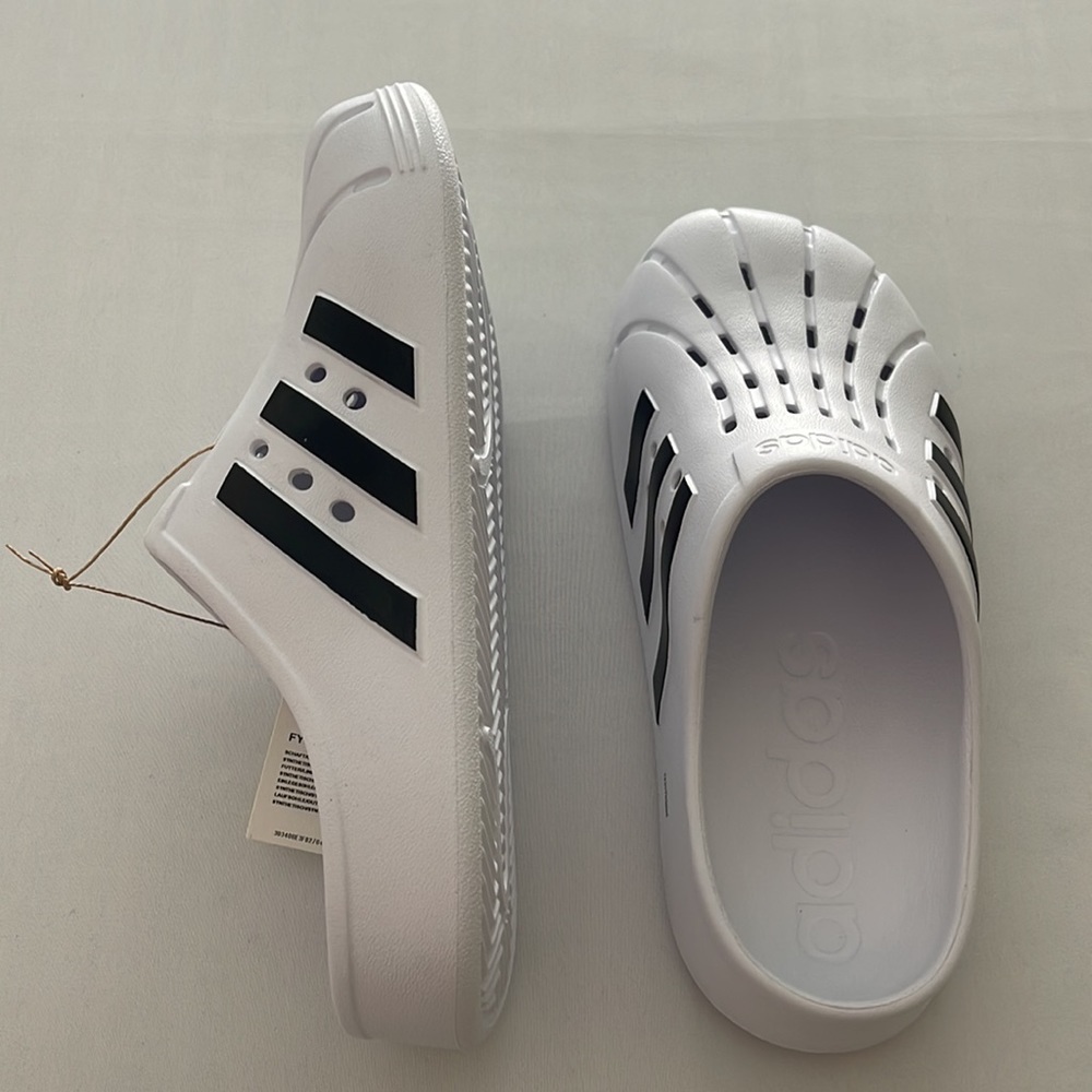 (NWT) Adidas Adilette Unisex Clogs in White & Black, (9 Women’s) (8 Men’s) - Picture 9 of 17
